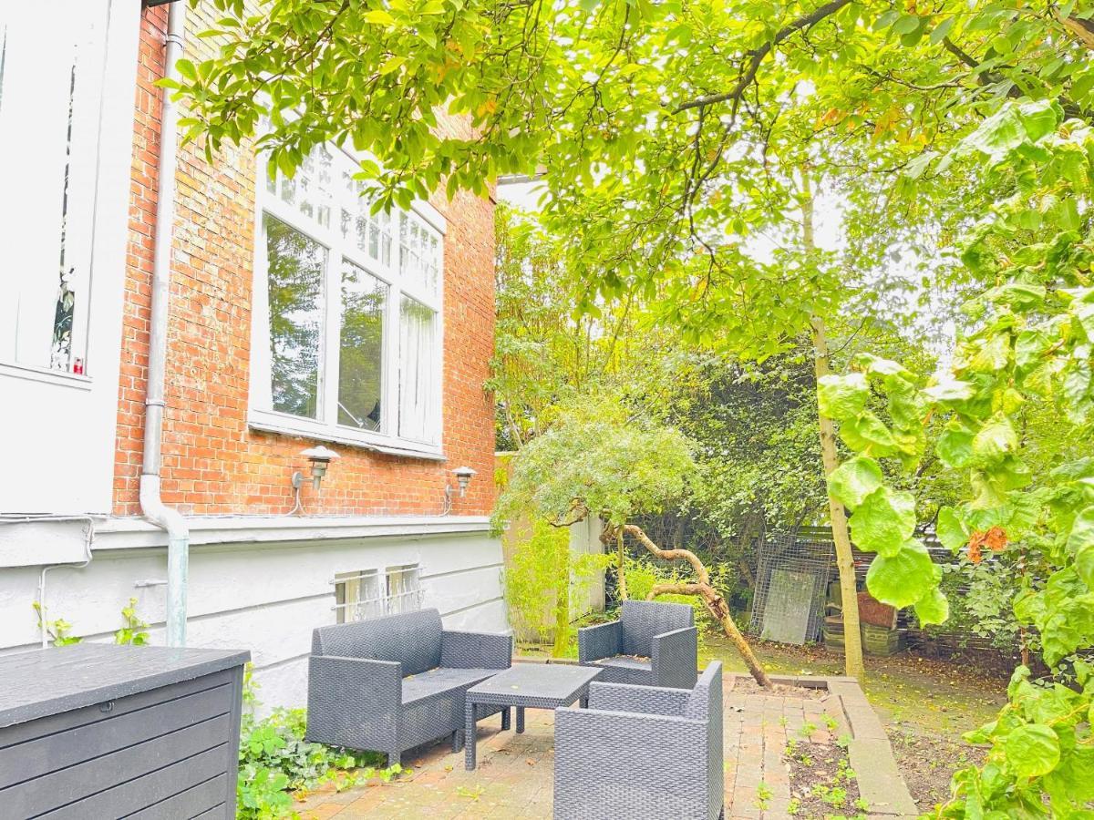 Aday - Aalborg Mansion - Big Apartment With Garden Екстер'єр фото